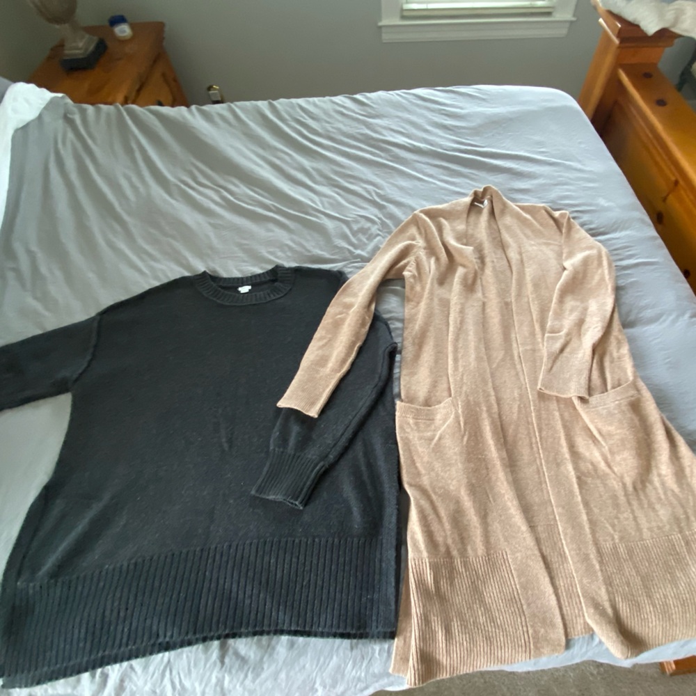 GAP and Aerie lot of 2 Sweaters